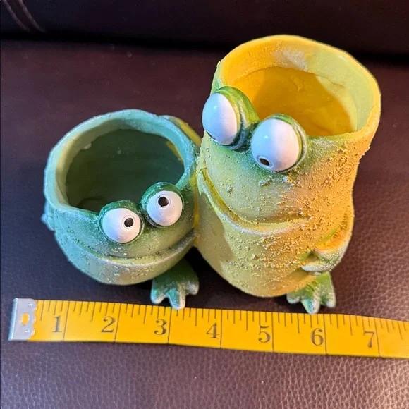 Whimsical Green and Yellow Frog Planter Duo - Picture 3 of 4